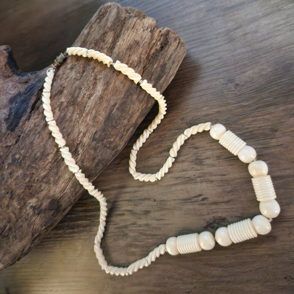 1950's Vintage Celluloid Barrel Bead Necklace